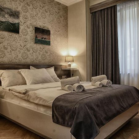 Hotel Four Brothers Tbilisi Bagian luar foto