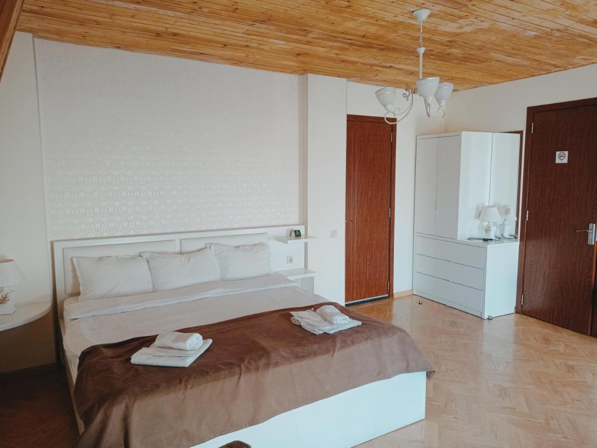 Hotel Four Brothers Tbilisi Bagian luar foto