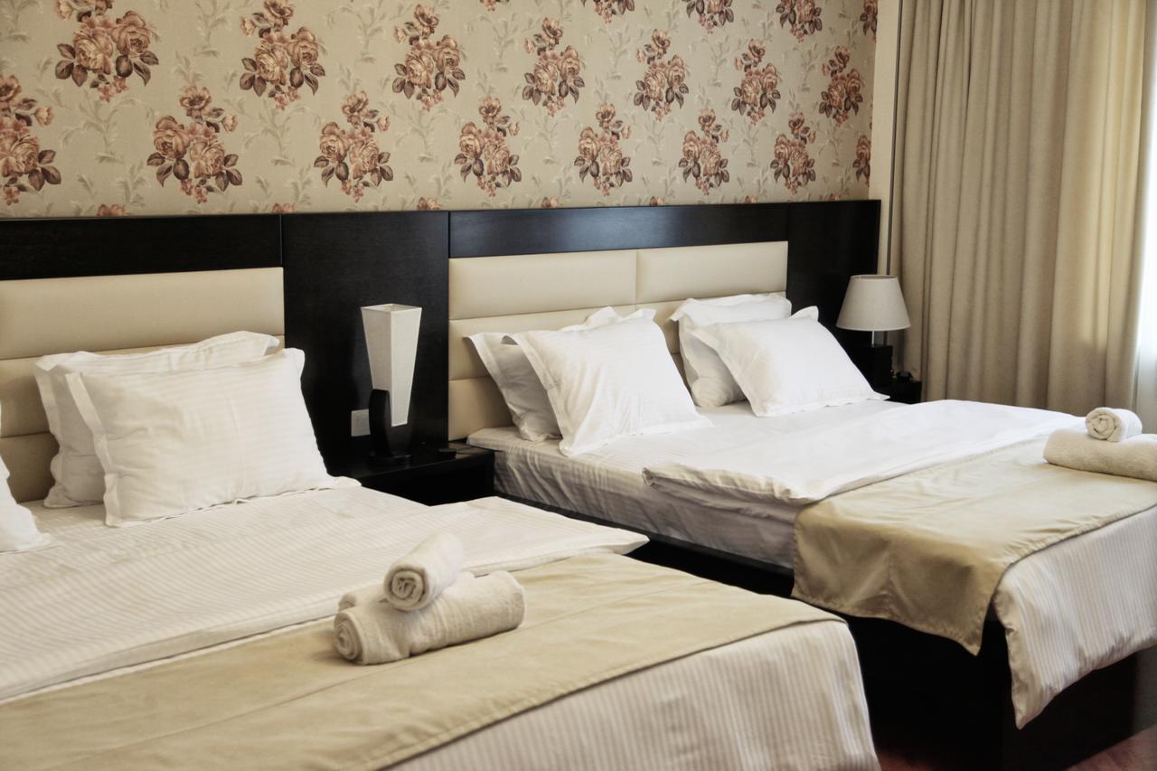 Hotel Four Brothers Tbilisi Bagian luar foto