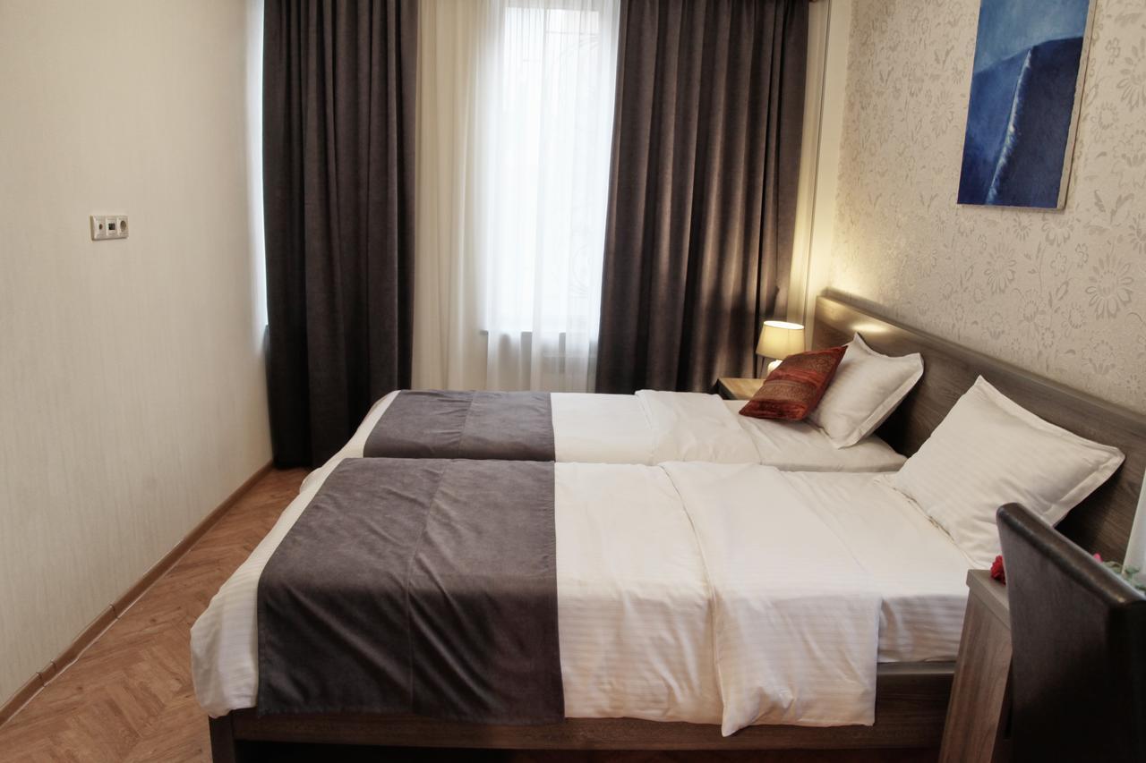 Hotel Four Brothers Tbilisi Bagian luar foto