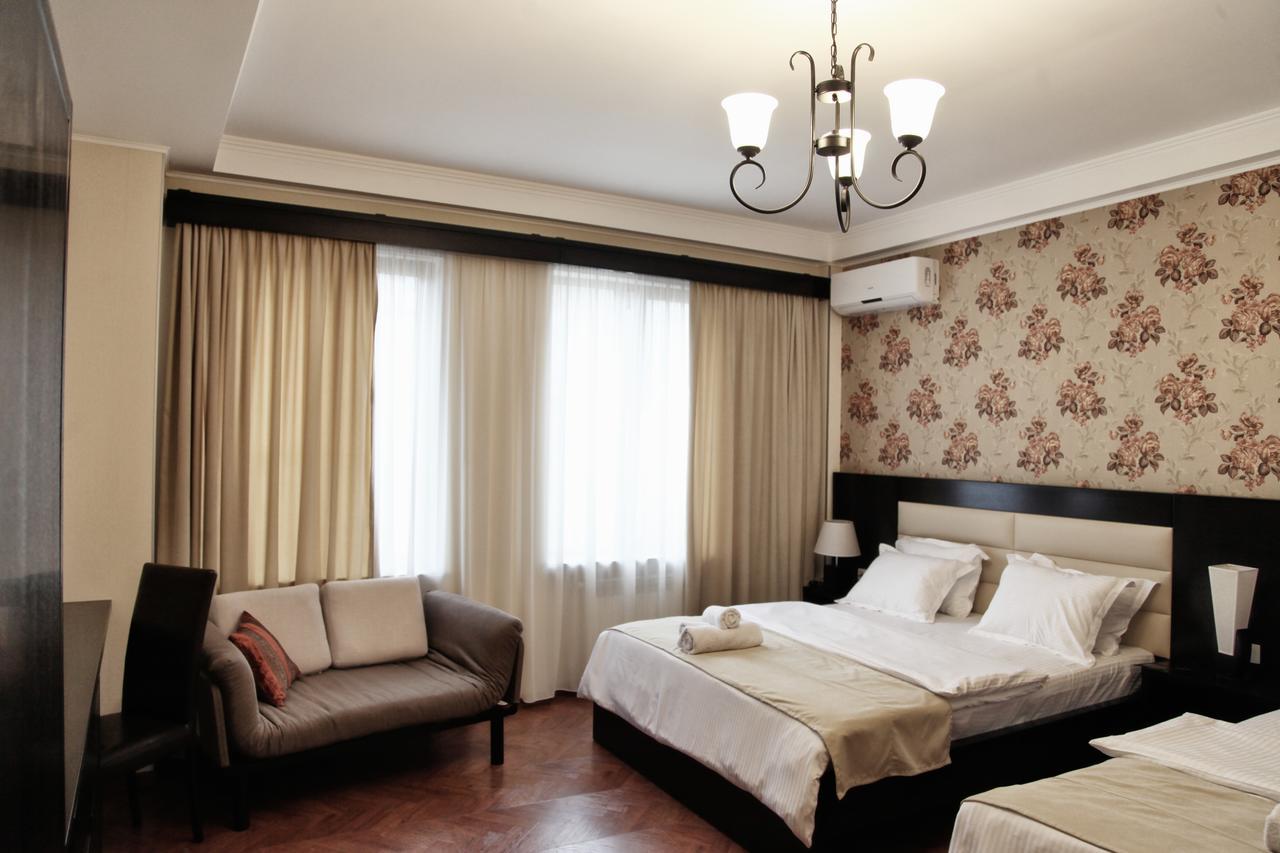 Hotel Four Brothers Tbilisi Bagian luar foto