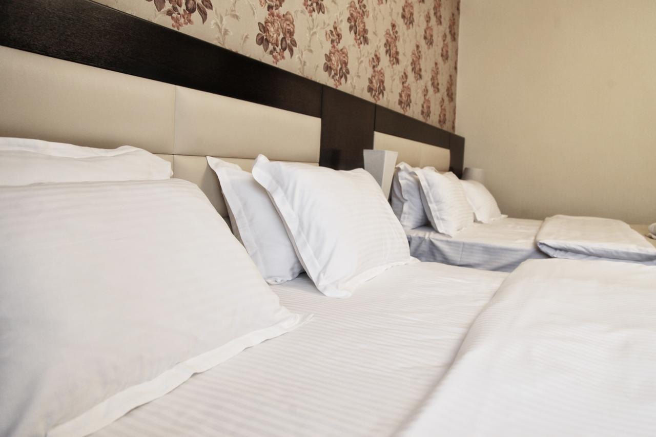 Hotel Four Brothers Tbilisi Bagian luar foto